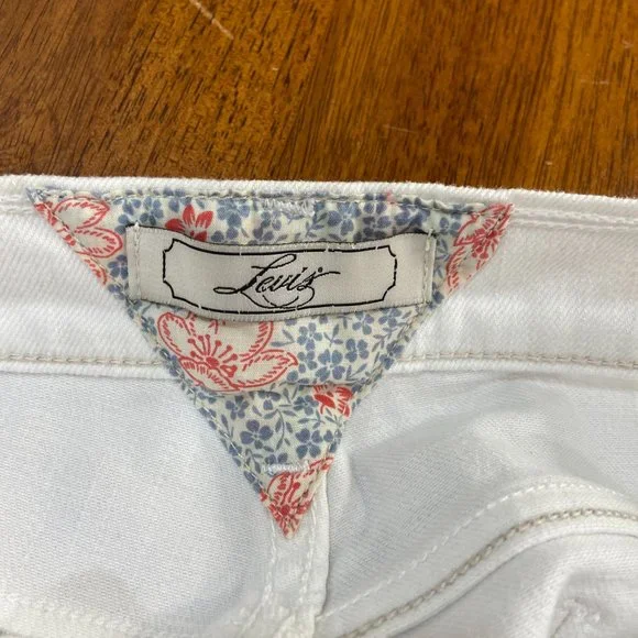 Ladies White Levi's Bermuda shorts Size 16 - Picture 4 of 6